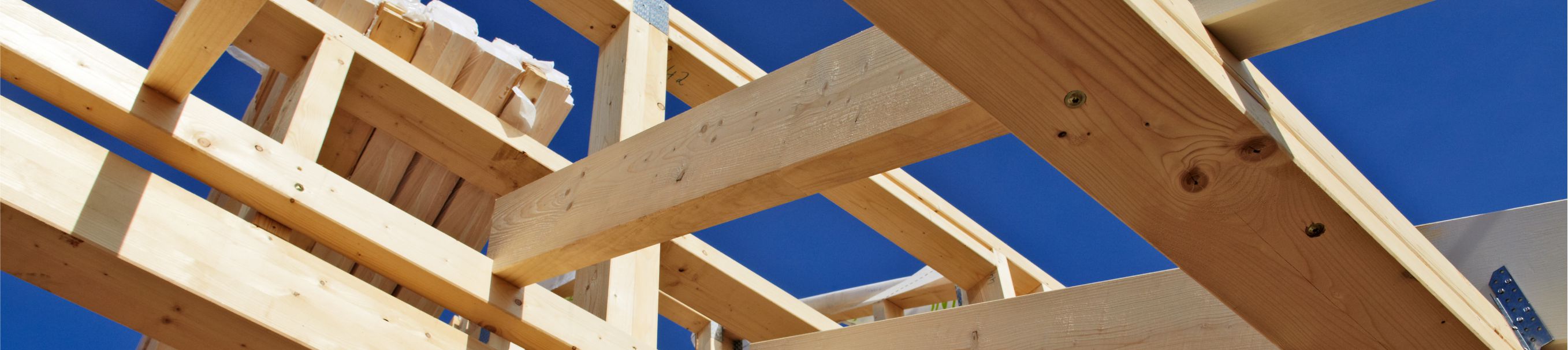 Dachstuhl aus Konstruktionsvollholz und Bauholz – Sägewerk Diehl Burbach